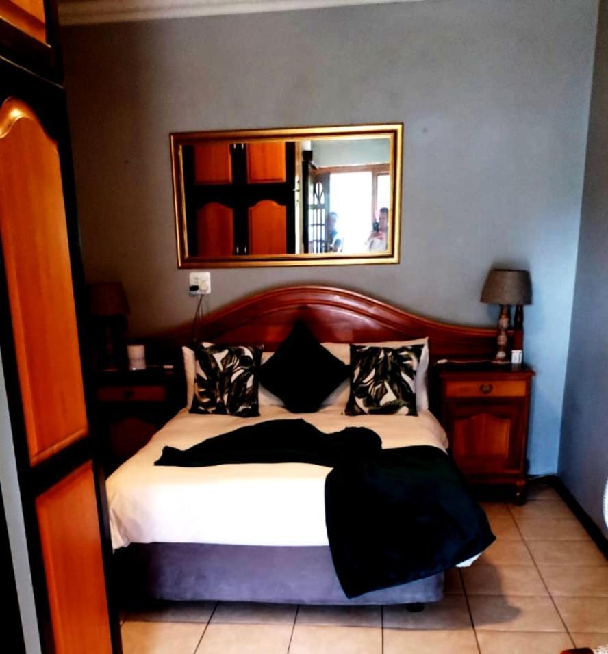 Lagoon Breeze Guest House นิสนา ภายนอก รูปภาพ